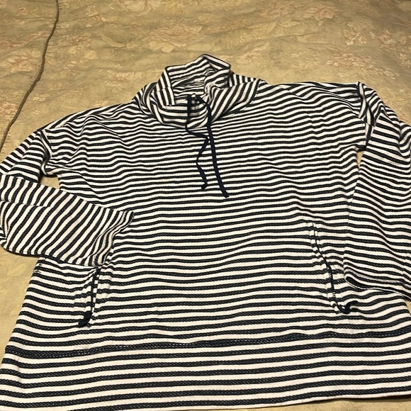 Talbots lightweight sweatshirt - Picture 3 of 7